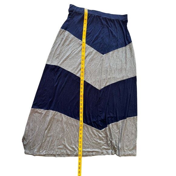 New York & Company Navy & Gray Chevron Maxi Skirt Medium Lightweight Stretch Fab - Picture 5 of 5